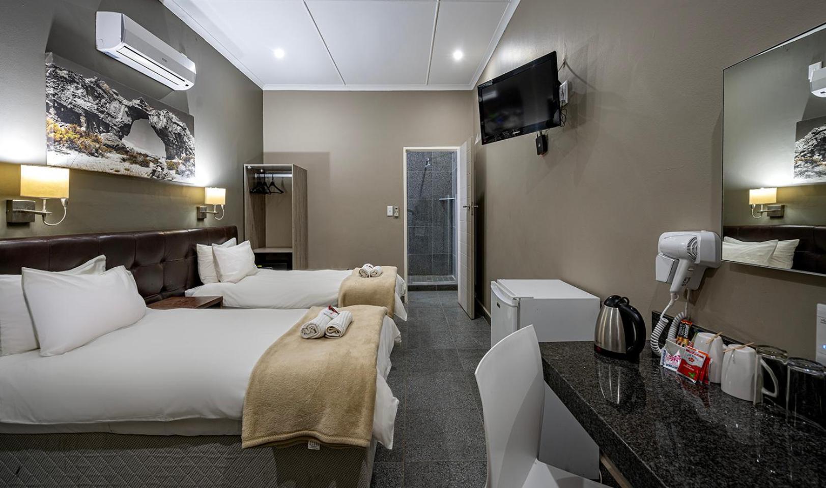 Calvinia Hotel Экстерьер фото
