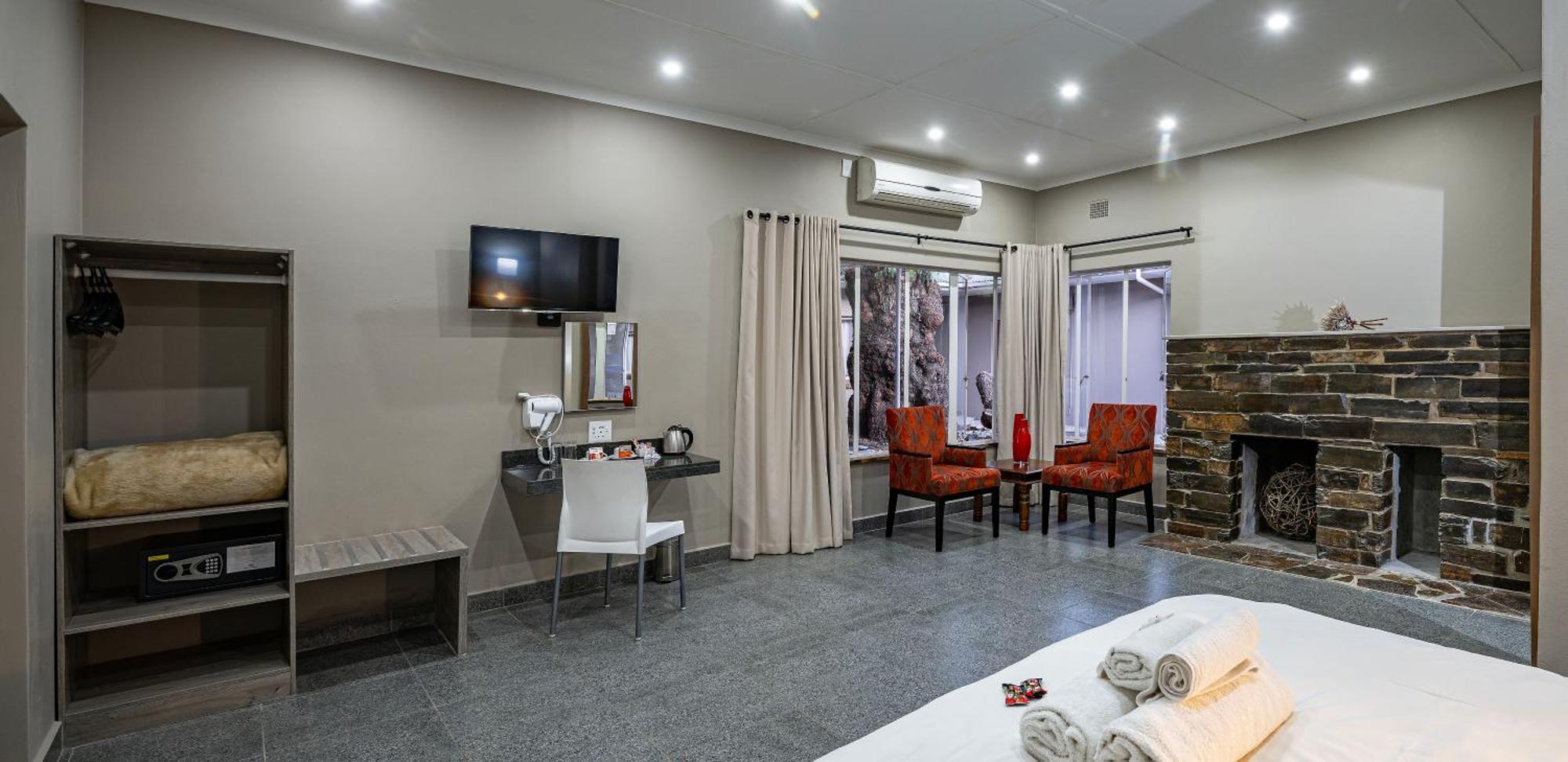 Calvinia Hotel Экстерьер фото