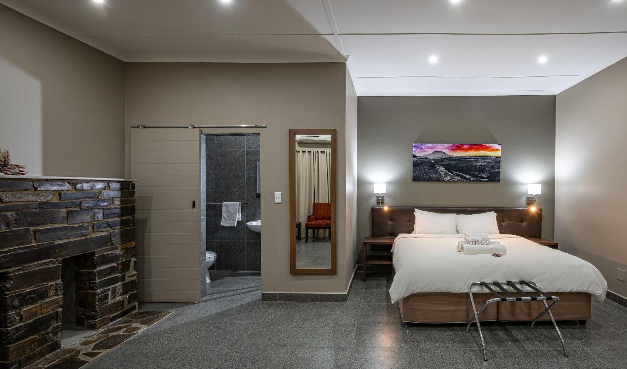 Calvinia Hotel Экстерьер фото