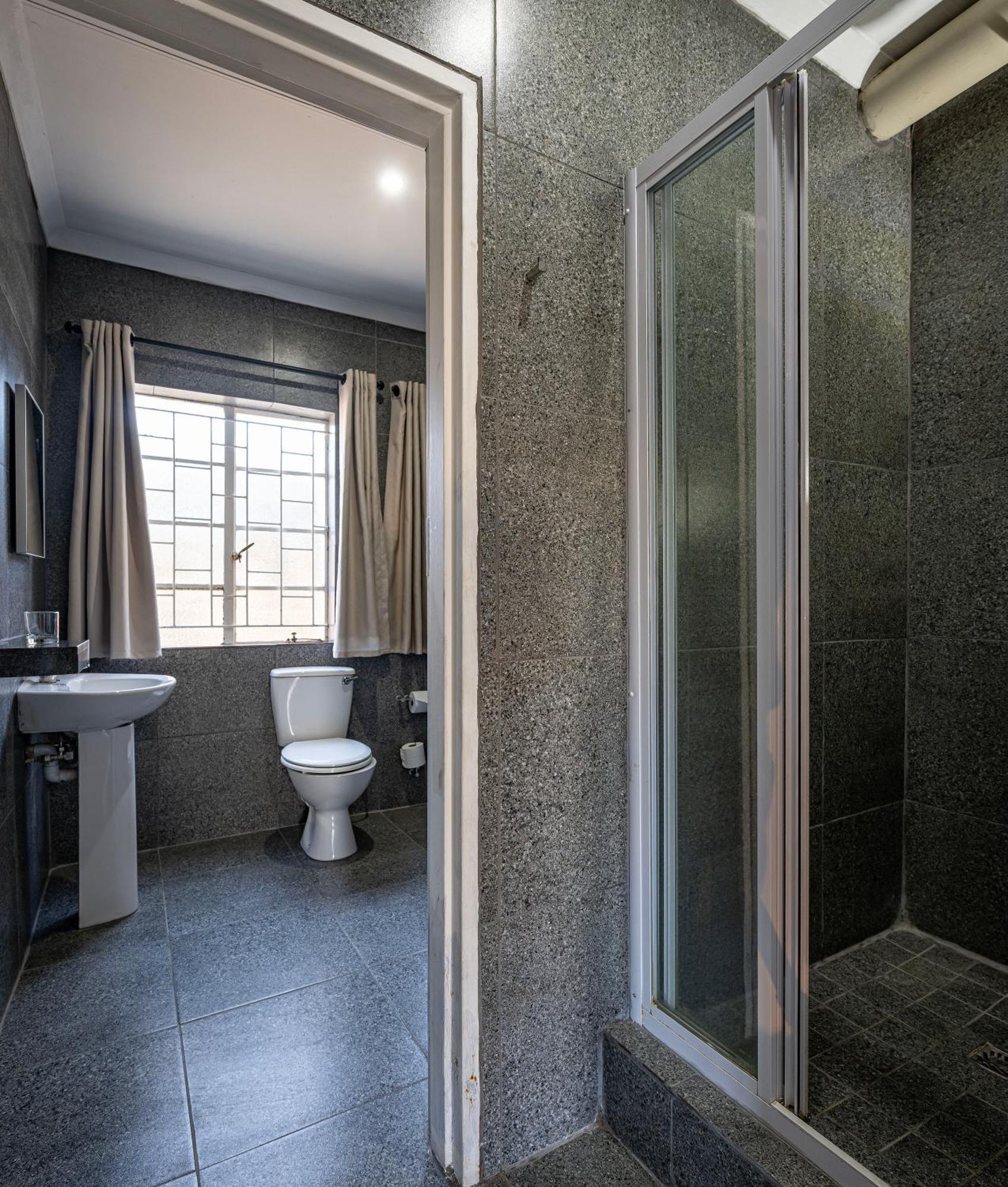 Calvinia Hotel Экстерьер фото