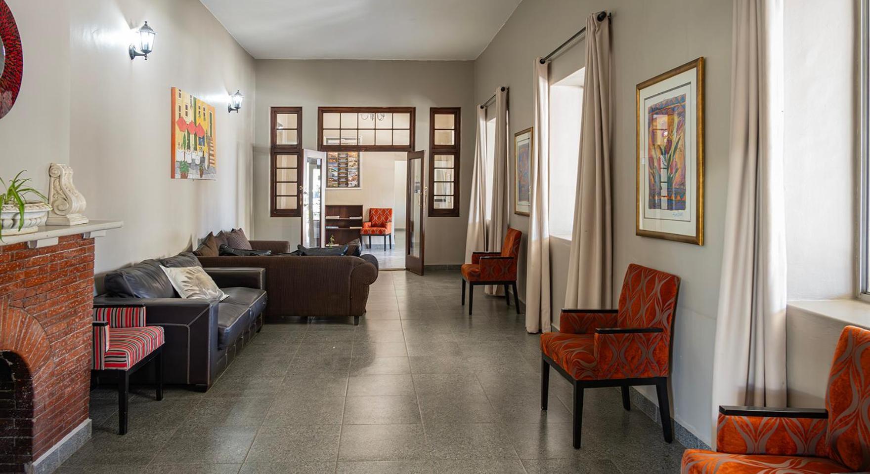 Calvinia Hotel Экстерьер фото